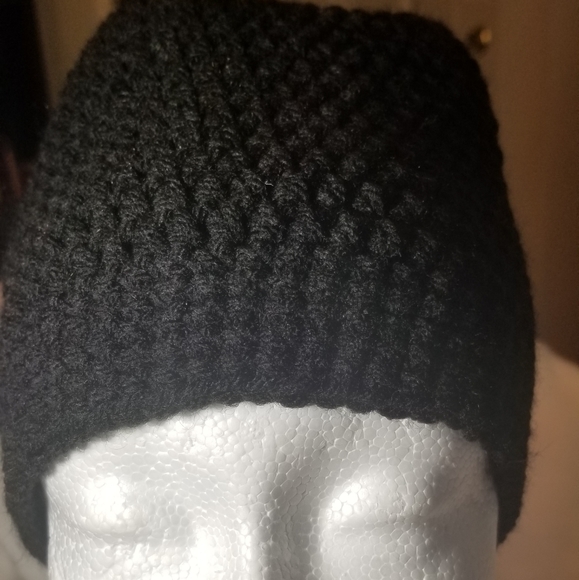 Crochet hat. - Picture 2 of 3